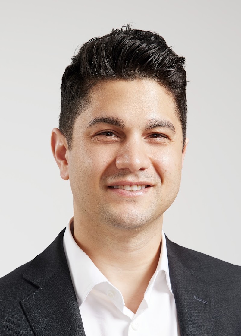 Dr Andrew Raymond