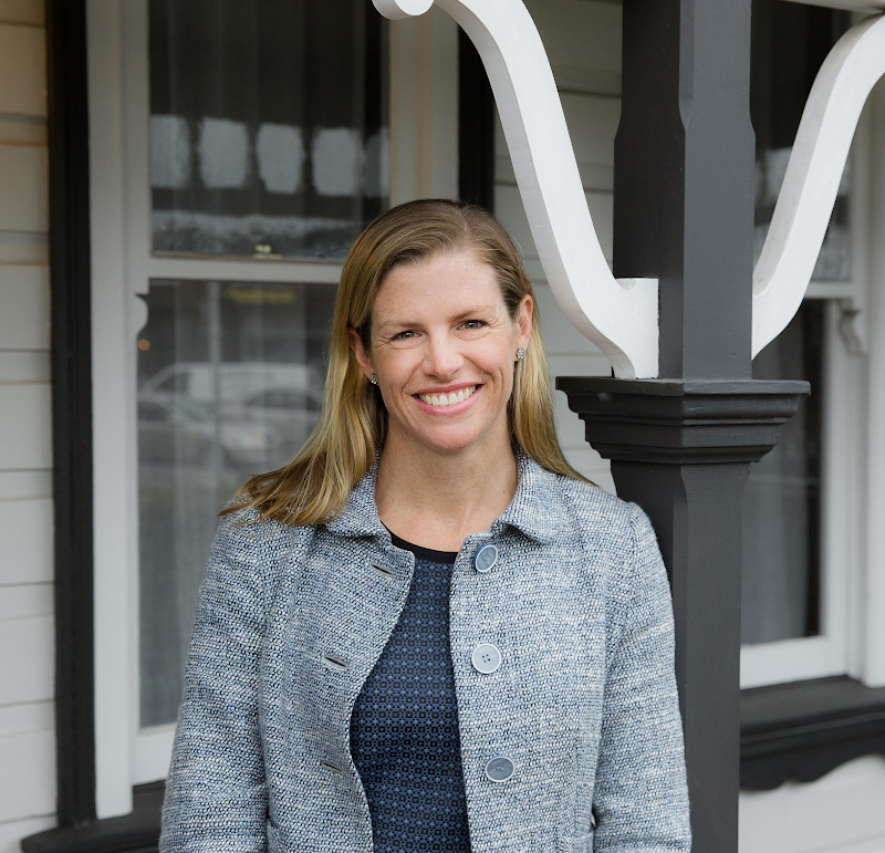 Dr Kirstin Miteff
